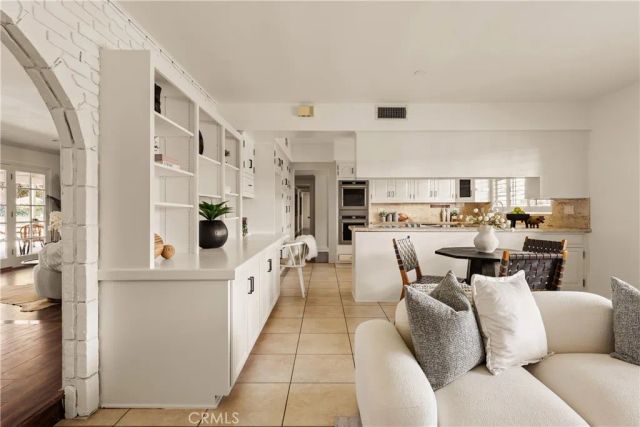 9325 Encino, Northridge, CA 91325