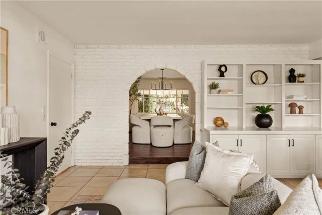 9325 Encino, Northridge, CA 91325