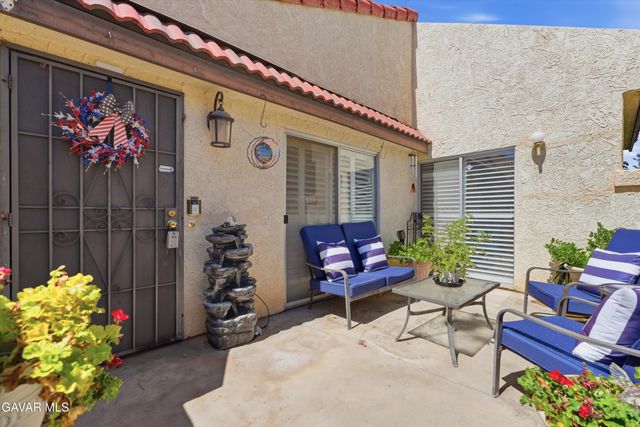 2124 El Domingo Circle 13, Lancaster, CA 93536