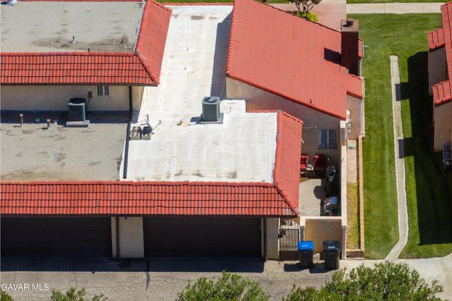 2124 El Domingo Circle 13, Lancaster, CA 93536