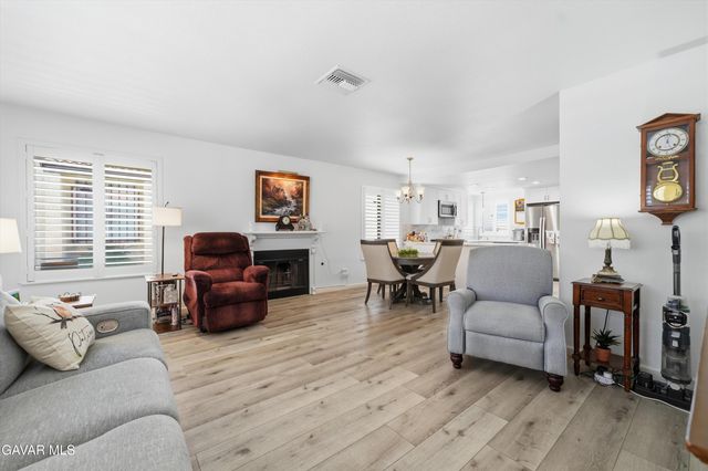 2124 El Domingo Circle 13, Lancaster, CA 93536