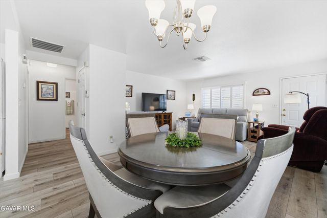 2124 El Domingo Circle 13, Lancaster, CA 93536