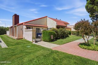 2124 El Domingo Circle 13, Lancaster, CA 93536