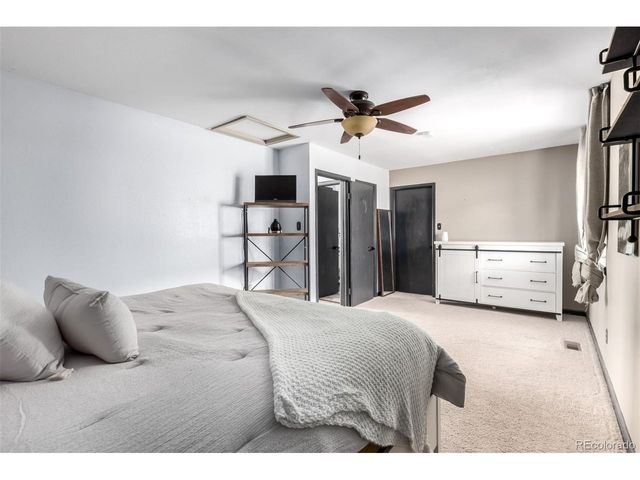 121 Sunlight Ln, Bailey, CO 80421