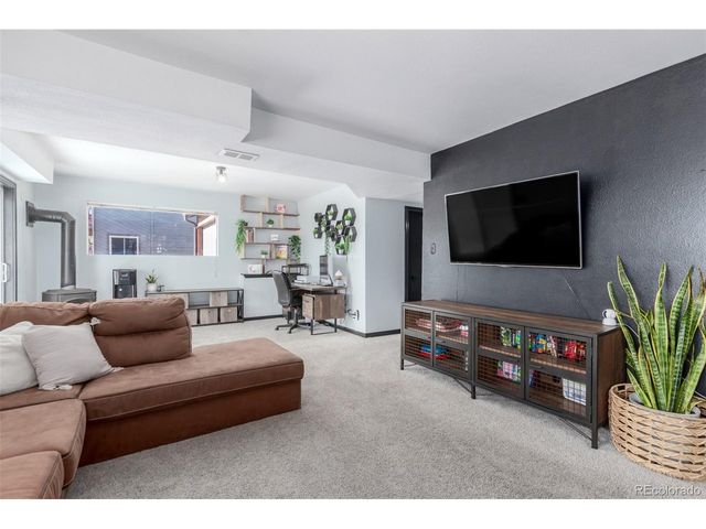 121 Sunlight Ln, Bailey, CO 80421