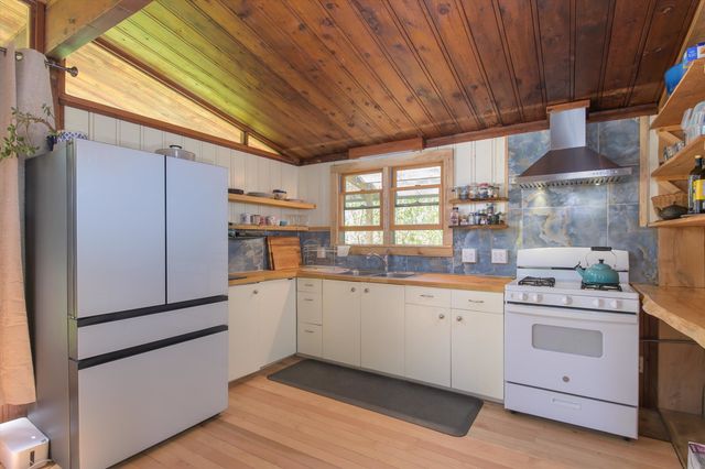 1310 Clif Reynolds Road, Cambridge, VT 05464