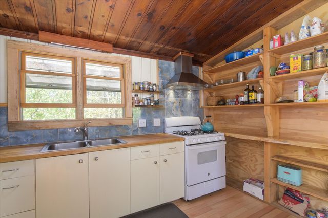 1310 Clif Reynolds Road, Cambridge, VT 05464
