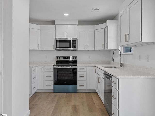 517 Pennwood Drive, Spartanburg, SC 29306