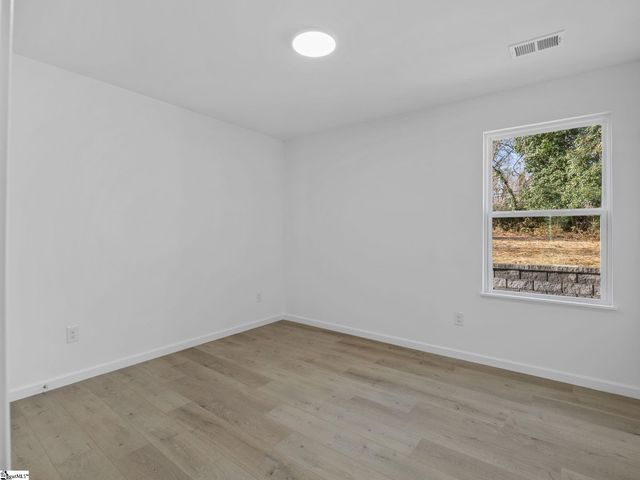 517 Pennwood Drive, Spartanburg, SC 29306