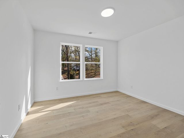 517 Pennwood Drive, Spartanburg, SC 29306