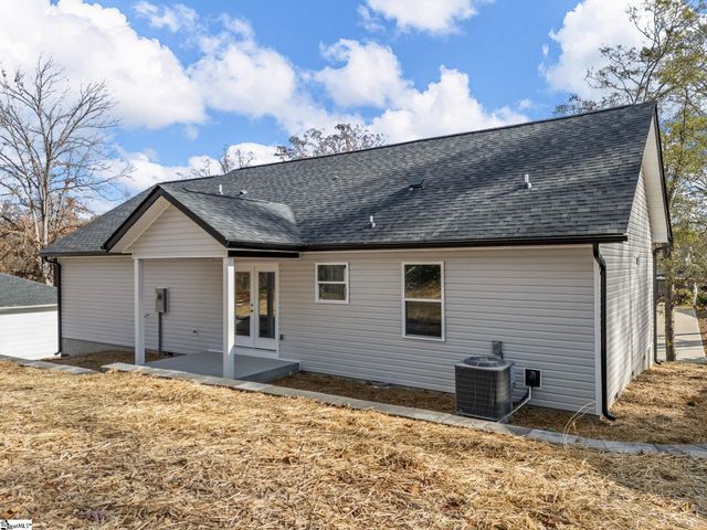 517 Pennwood Drive, Spartanburg, SC 29306