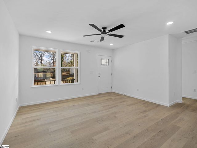 517 Pennwood Drive, Spartanburg, SC 29306