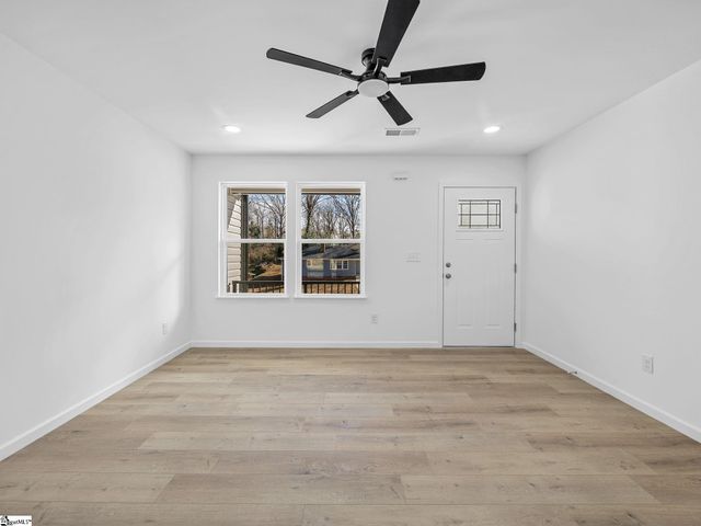 517 Pennwood Drive, Spartanburg, SC 29306