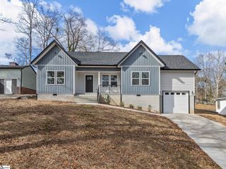 517 Pennwood Drive, Spartanburg, SC 29306