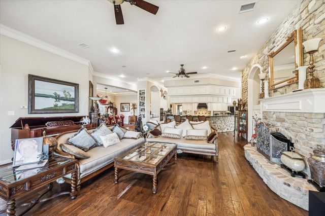 16372 Highway 6, Navasota, TX 77868