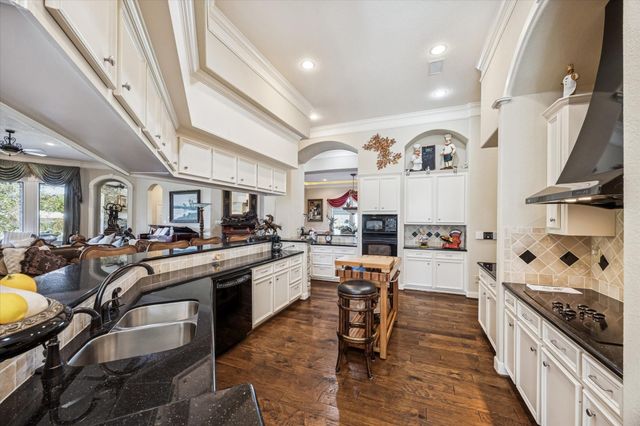 16372 Highway 6, Navasota, TX 77868