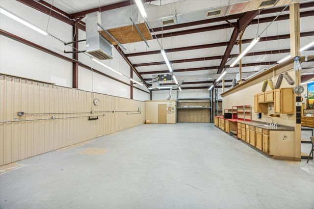 16372 Highway 6, Navasota, TX 77868