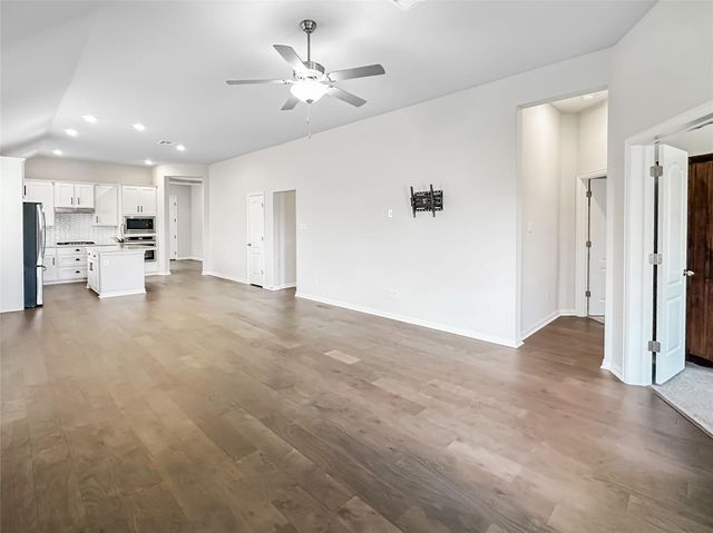 126 Acacia PASS, Bastrop, TX 78602