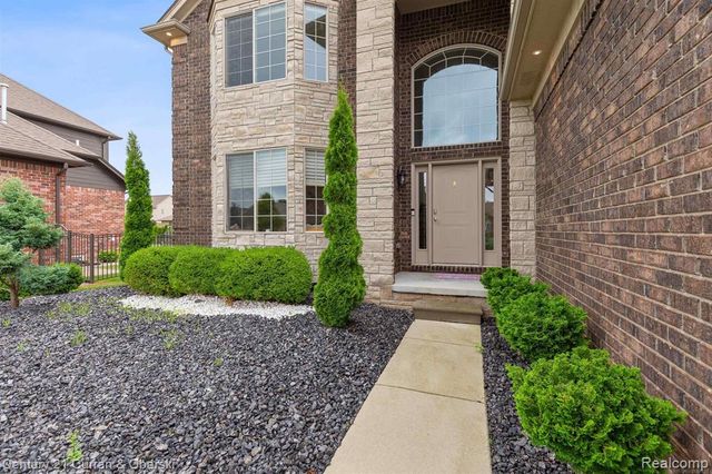 56742 Clearstone Drive, Macomb, MI 48042