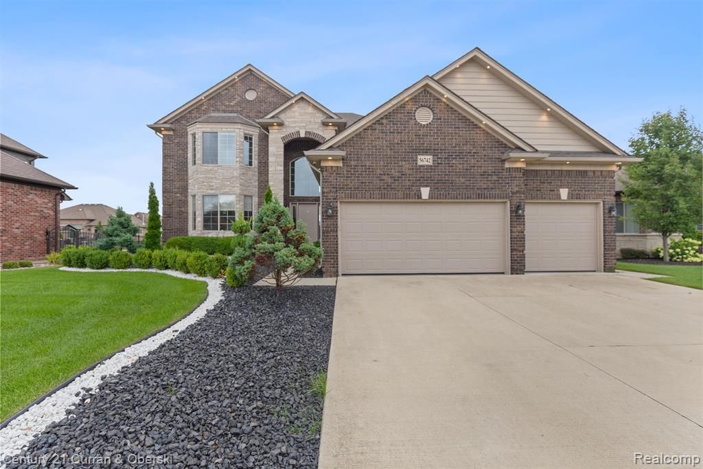 56742 Clearstone Drive, Macomb, MI 48042