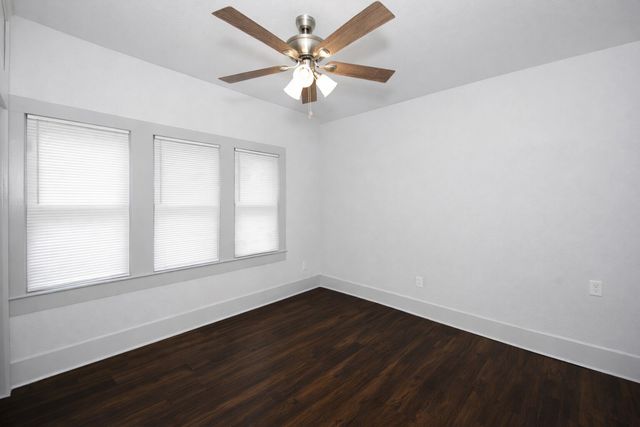 2628 Avenue G, Fort Worth, TX 76105