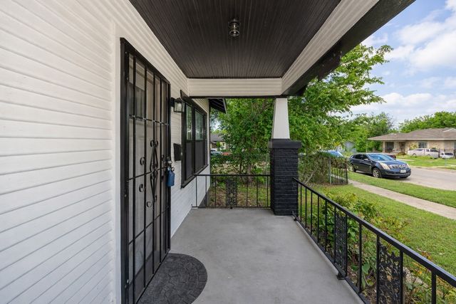 2628 Avenue G, Fort Worth, TX 76105