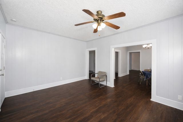 2628 Avenue G, Fort Worth, TX 76105