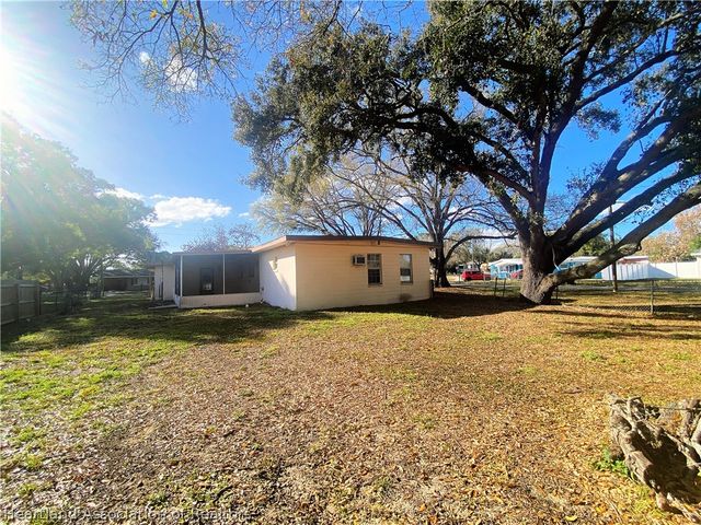 390 16th Street NE, Winter Haven, FL 33881