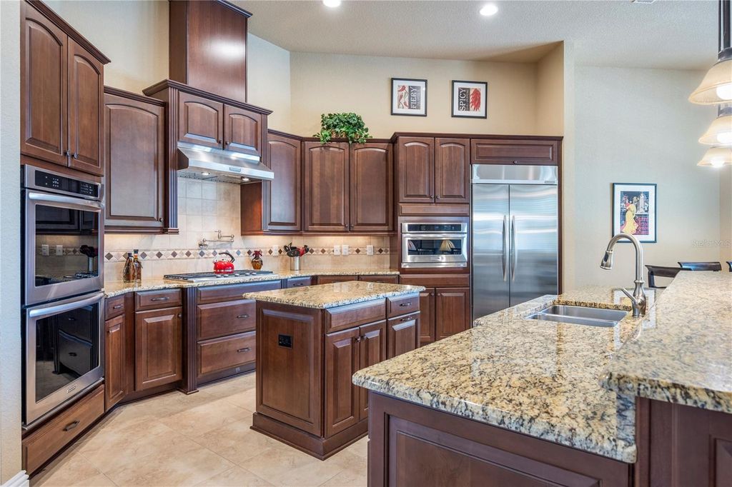 Image 18 of property listing at 11753 VINCI DRIVE, Windermere, FL 34786