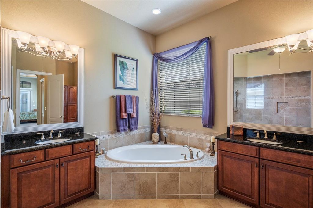 Image 25 of property listing at 11753 VINCI DRIVE, Windermere, FL 34786