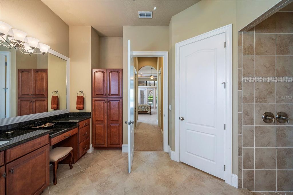 Image 27 of property listing at 11753 VINCI DRIVE, Windermere, FL 34786