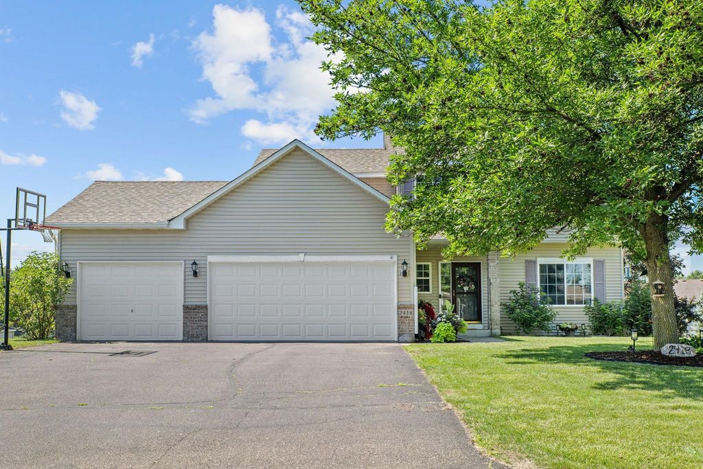 2418 Thrush Street, Shakopee, MN 55379