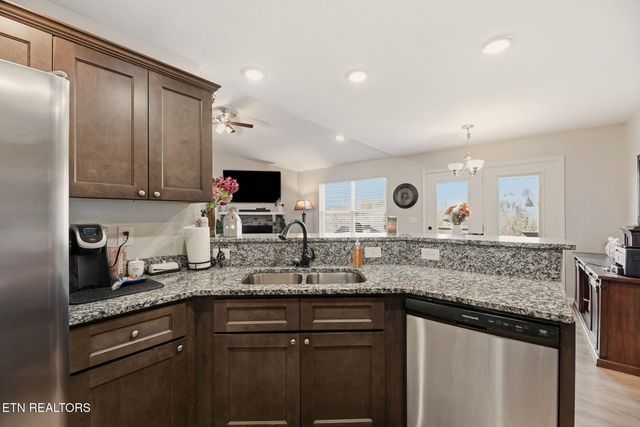 155 Mountain Vista Rd, Oliver Springs, TN 37840