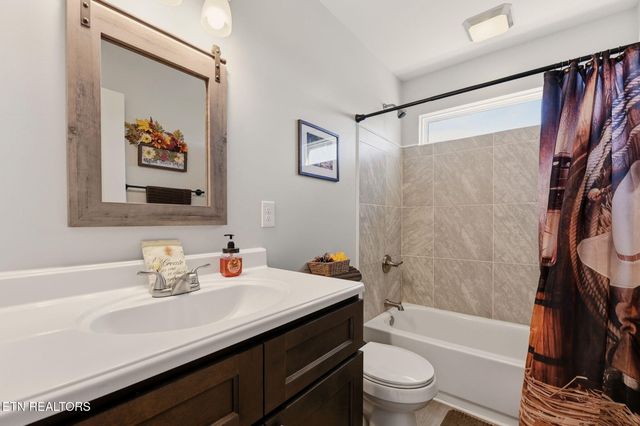 155 Mountain Vista Rd, Oliver Springs, TN 37840