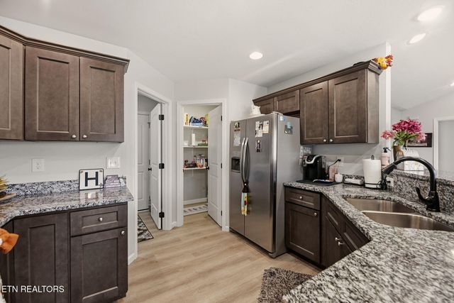 155 Mountain Vista Rd, Oliver Springs, TN 37840