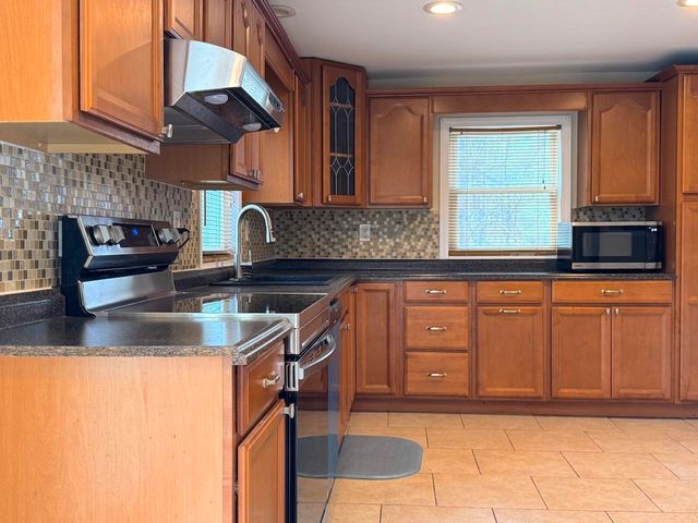 30 Highland Street, Newton, NH 03858