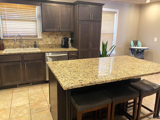 702 South Pinewood Lane, Nixa, MO 65714
