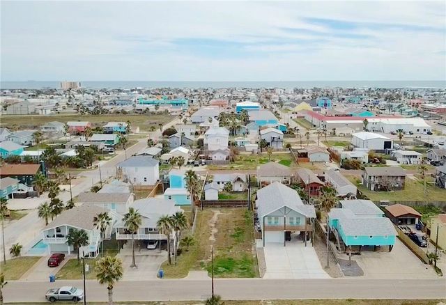 513 Sixth St, Port Aransas, TX 78373
