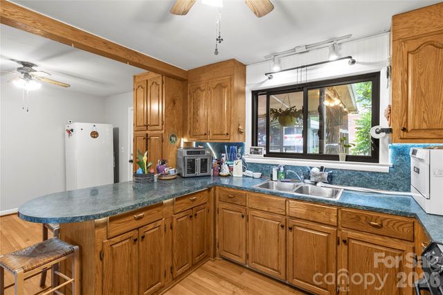 325 Swanson Drive SW, Lenoir, NC 28645