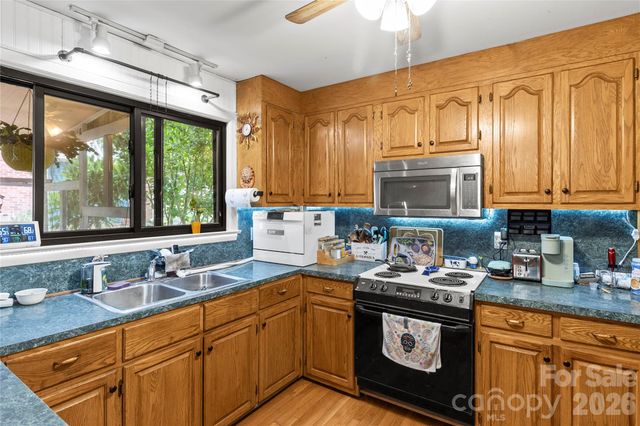 325 Swanson Drive SW, Lenoir, NC 28645