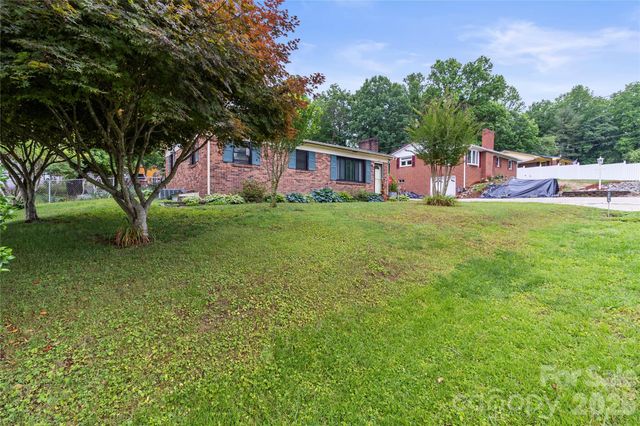 325 Swanson Drive SW, Lenoir, NC 28645
