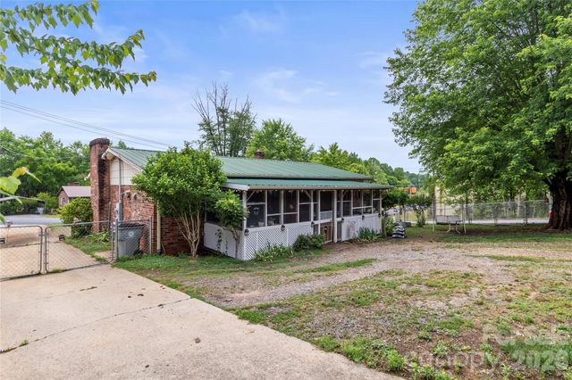 325 Swanson Drive SW, Lenoir, NC 28645