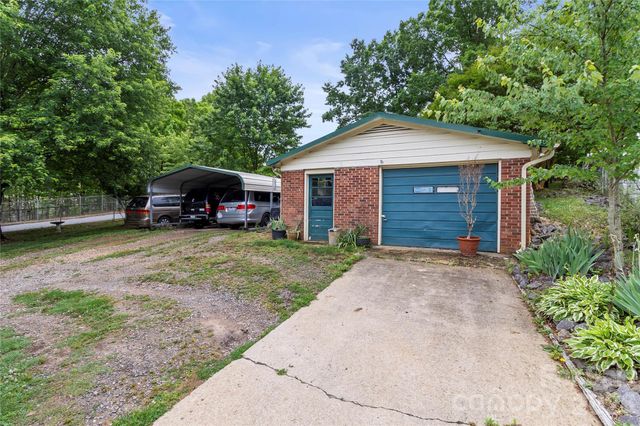 325 Swanson Drive SW, Lenoir, NC 28645