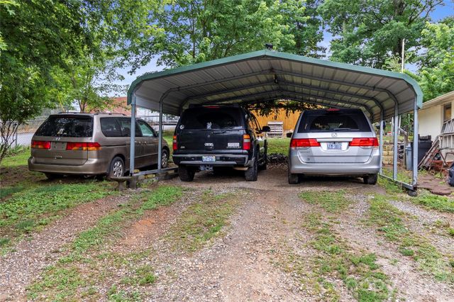 325 Swanson Drive SW, Lenoir, NC 28645