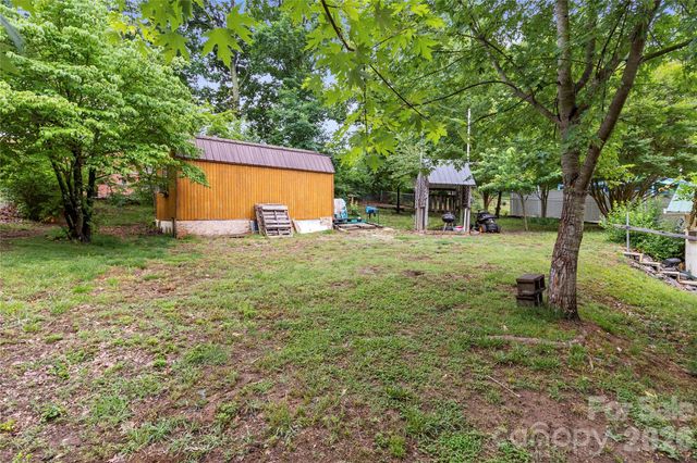 325 Swanson Drive SW, Lenoir, NC 28645