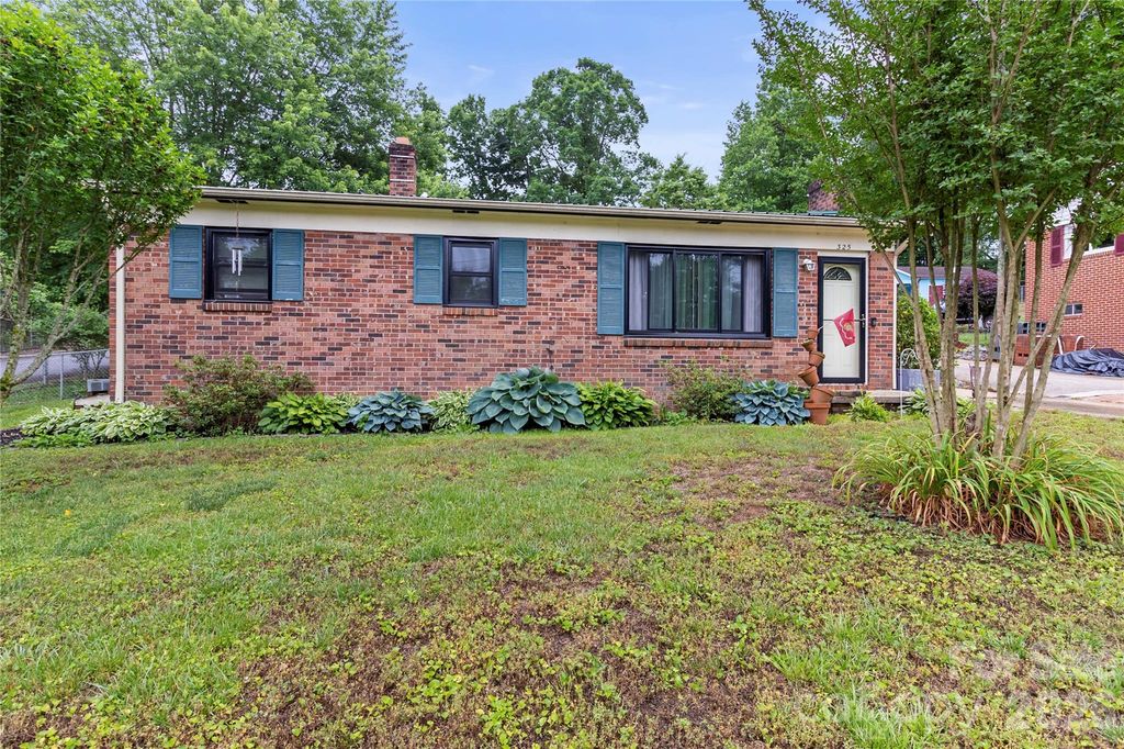 325 Swanson Drive SW, Lenoir, NC 28645