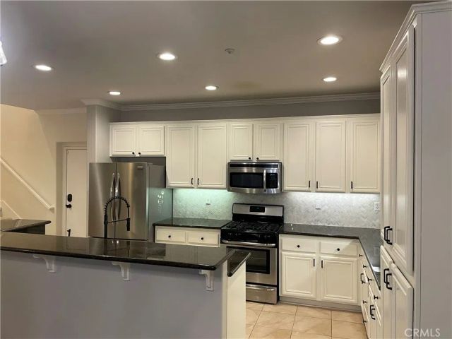 28 Taquitz 36, Irvine, CA 92602