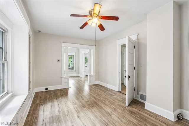 7004 lansing Avenue, Cleveland, OH 44105