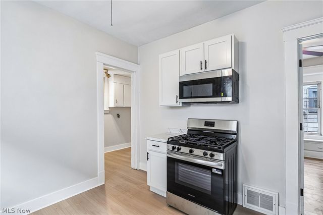 7004 lansing Avenue, Cleveland, OH 44105