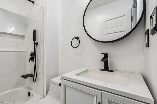 7004 lansing Avenue, Cleveland, OH 44105